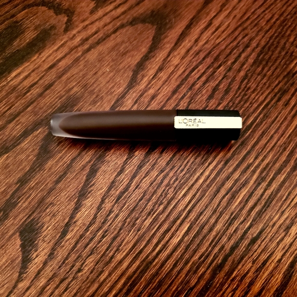 L'Oreal Other - L'oreal Rouge Signature liquid lipstick